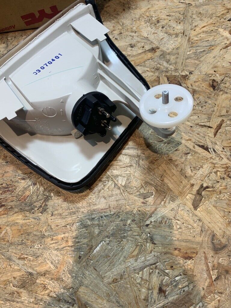 Original TYC Blinker r. Mercedes Benz 190 NEU