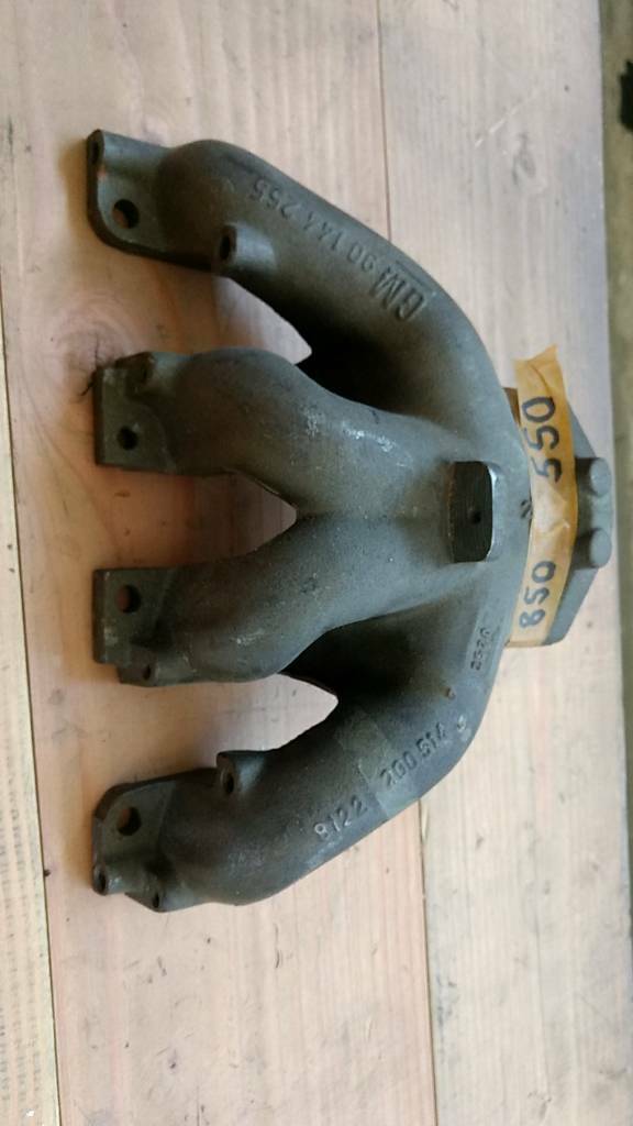 Original GM Opel Arena 2.0 Auspuffskrümmer NEU