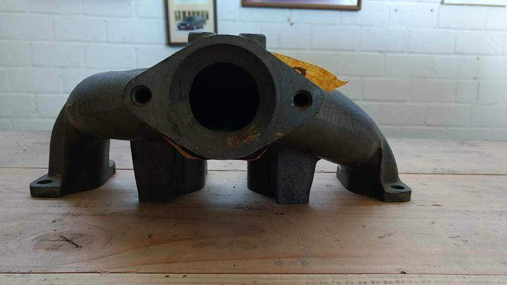 Original GM Opel Arena 2.0 Auspuffskrümmer NEU