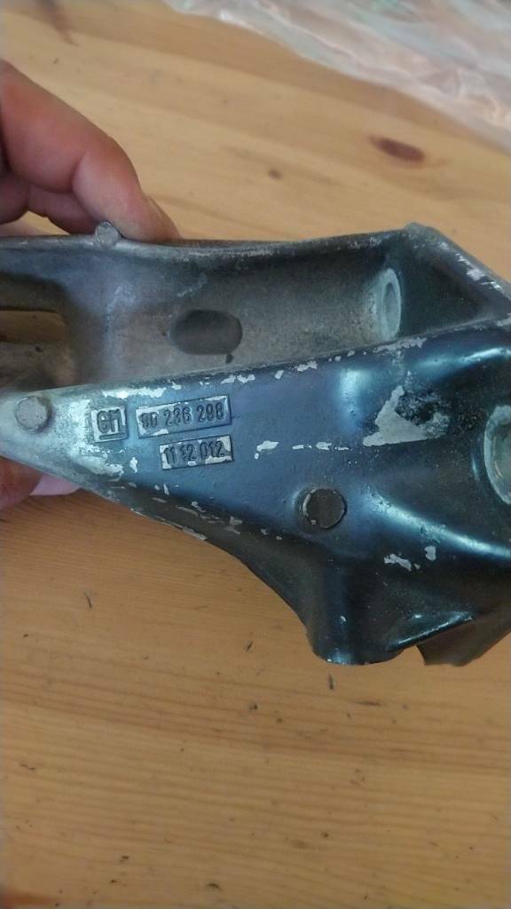 Omega A Senator B Motorhalter Neu Original GM