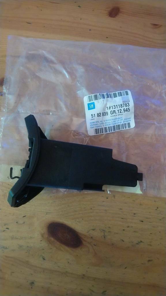 Corsa C Tigra B Arretierung Tankdeckel neu Original GM