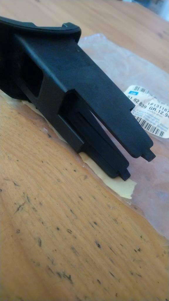 Corsa C Tigra B Arretierung Tankdeckel neu Original GM