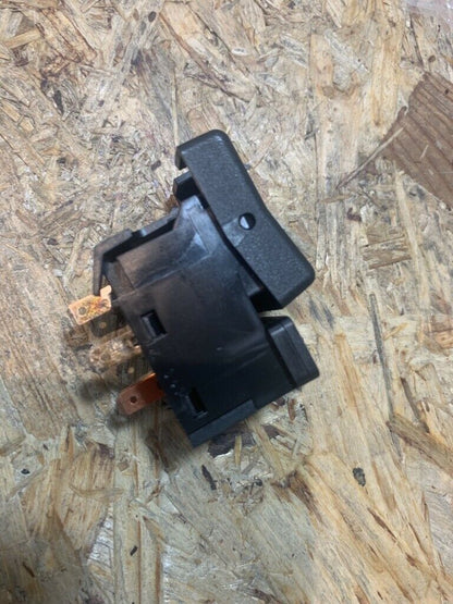 Original GM Opel Omega A Nebelschlussleuchtenschalter Neu