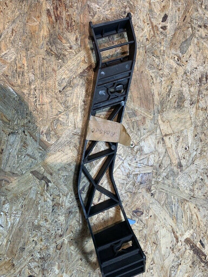 Original GM Opel Omega A Caravan Halter Stoßstange NEU