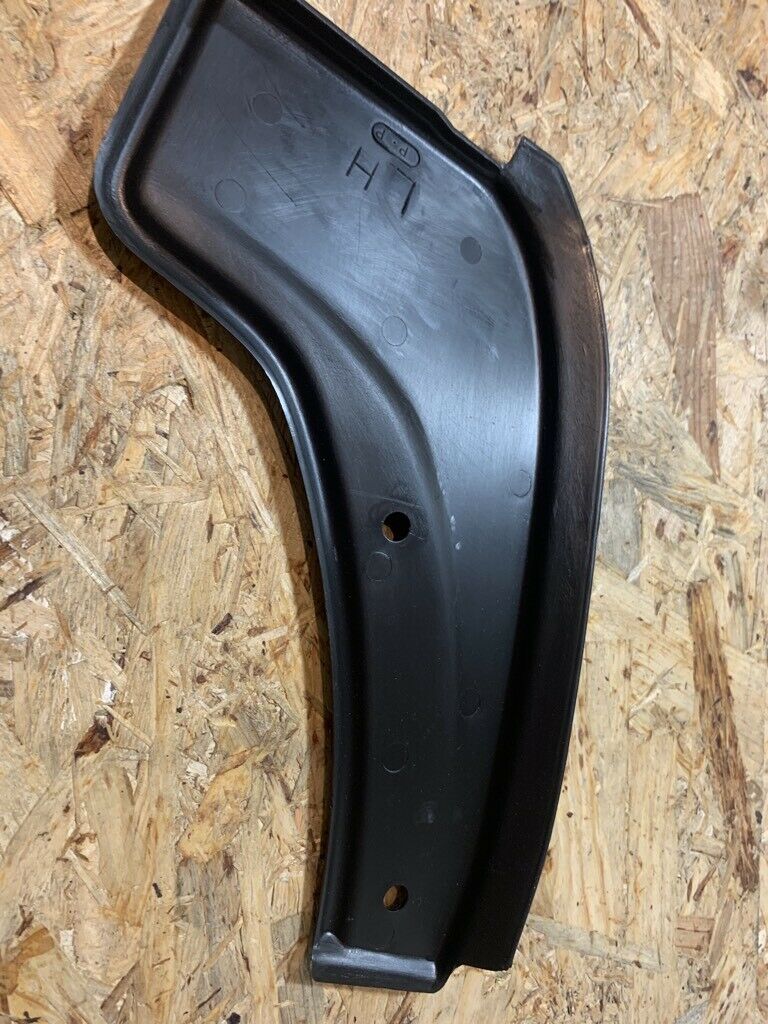 Original GM Opel Monterey Abdeckung Schmutzklappenkappe NEU