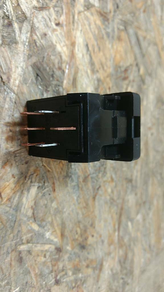 Original GM Opel Senator B Schalter Nebelschlussleuchte NEU