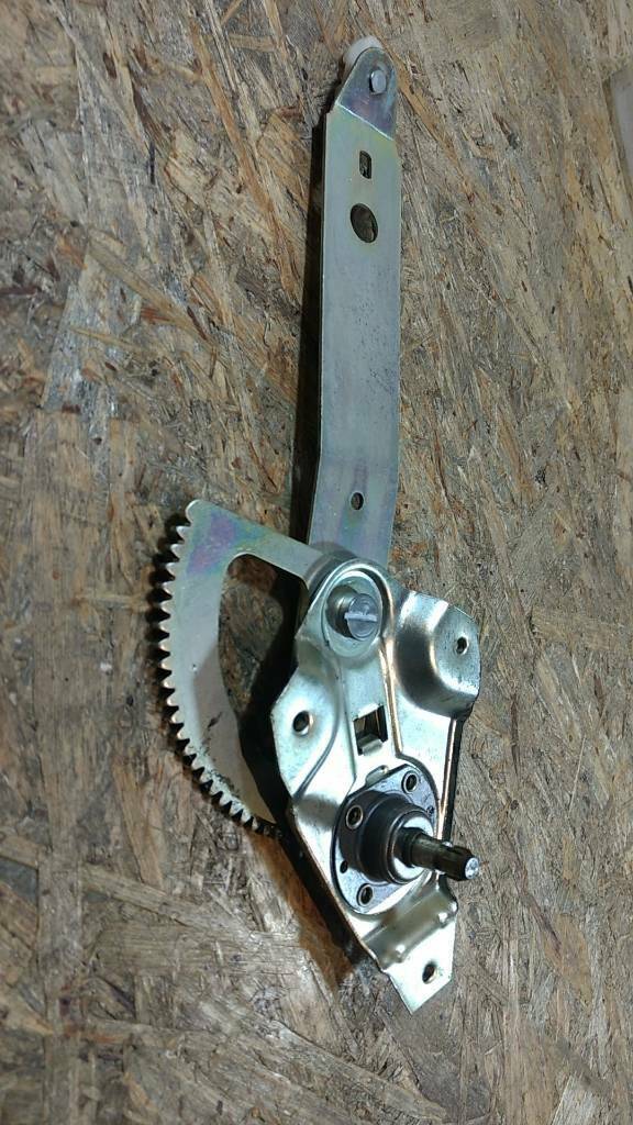 Kadett E Fensterheber hinten links neu original GM