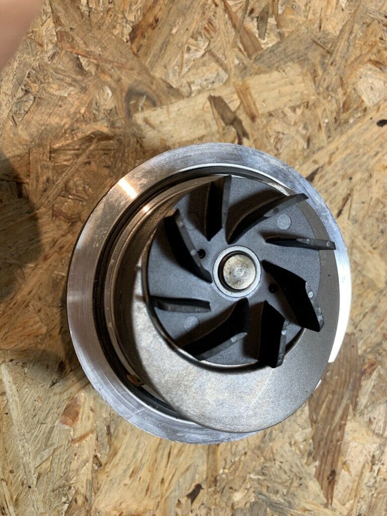 Original GM Opel Astra G CC 1.6 16v Wasserpumpe NEU