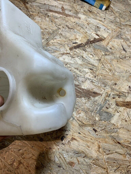 Original GM Opel Kadett E Wischwasserbehälter NEU