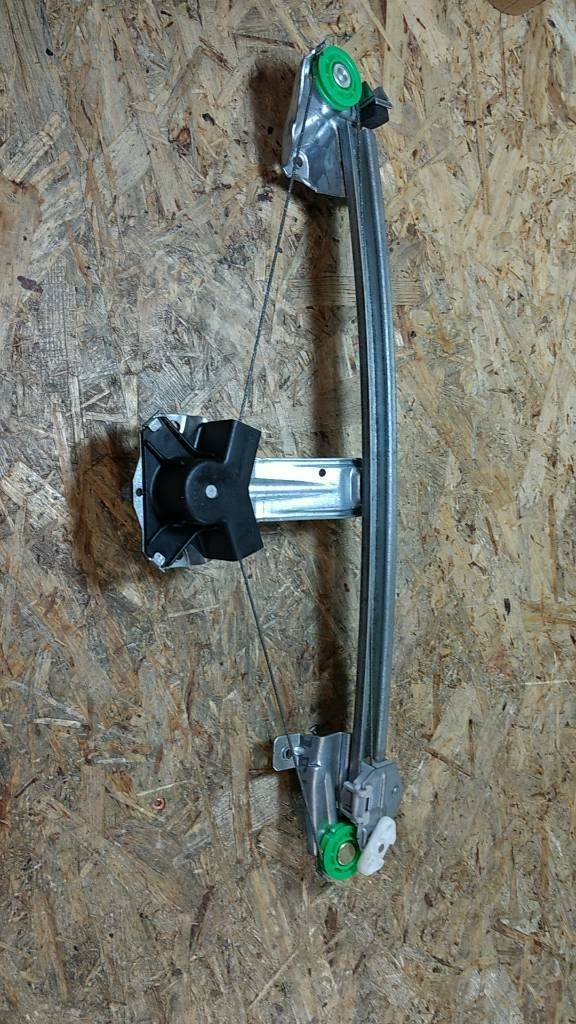 Original GM Opel Omega B Fensterheber hinten rechts manuell NEU