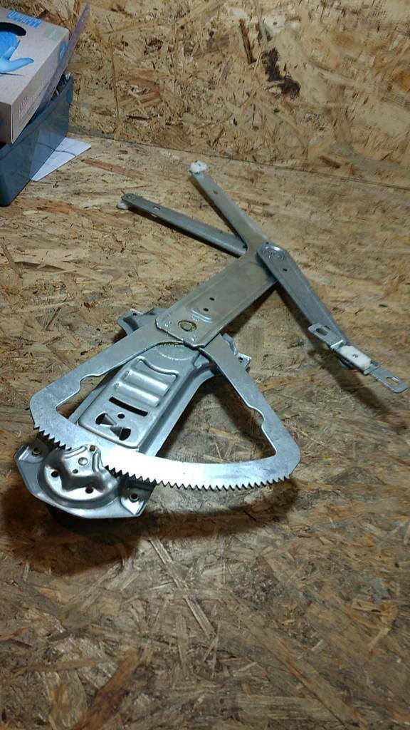 Original GM Opel Tigra A Fensterheber manuell vorne rechts NEU