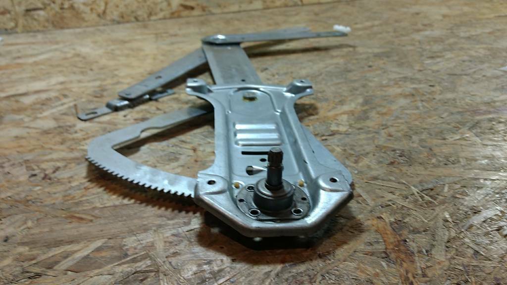 Original GM Opel Tigra A Fensterheber manuell vorne rechts NEU