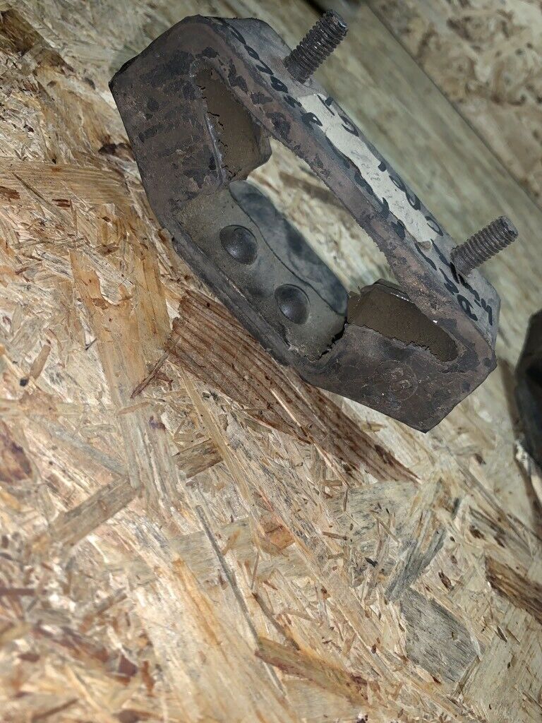 Original GM Opel GT Dämpfungsblock hinten NEU