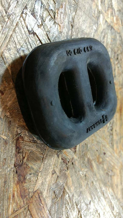 Original GM Opel Kadett E Omega A Auspuff Halter NEU