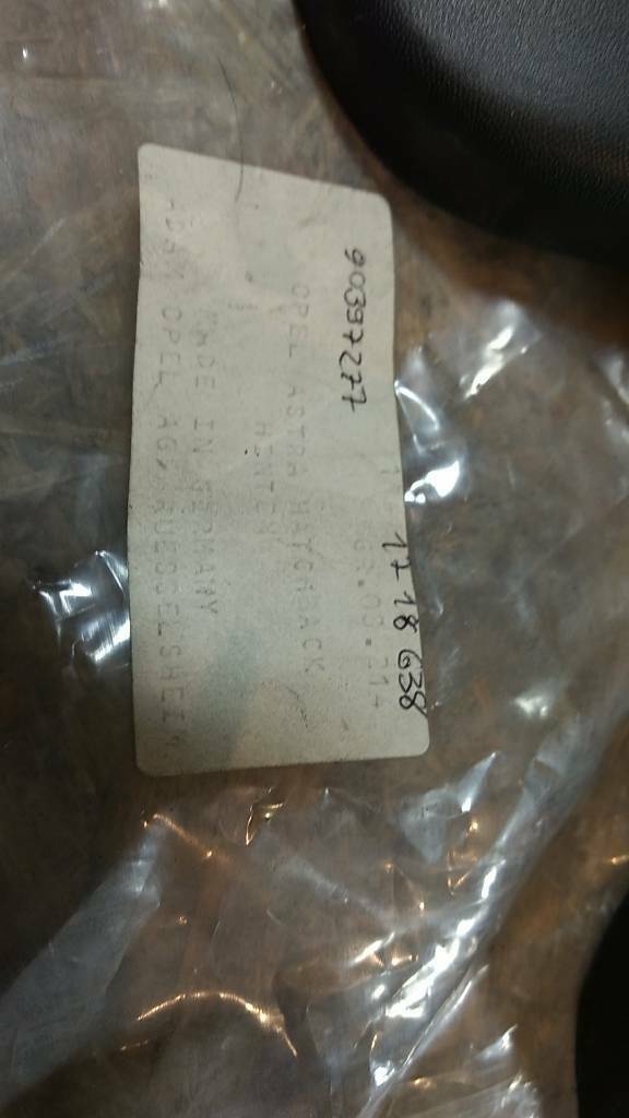 Astra Hatchback Schmutzfänger hinten original GM Opel NEU