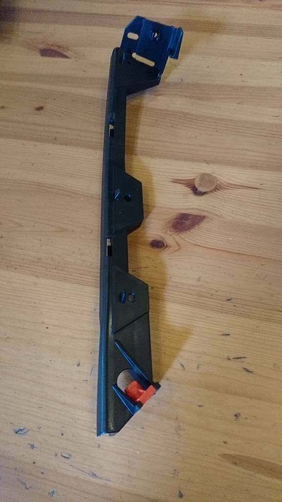 Vectra C Signum Halter Kotflügel vorne links neu original GM