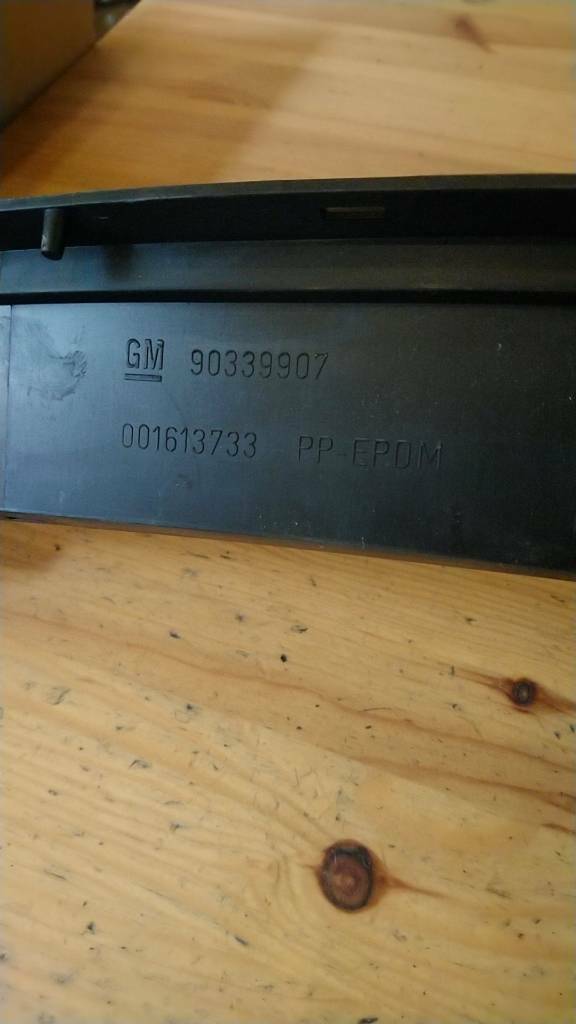 Omega A Stoßstange Abdeckung neu Original GM