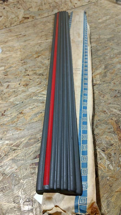 Ascona C 2-Türer Zierleiste Seitenwand l. original GM Opel NEU