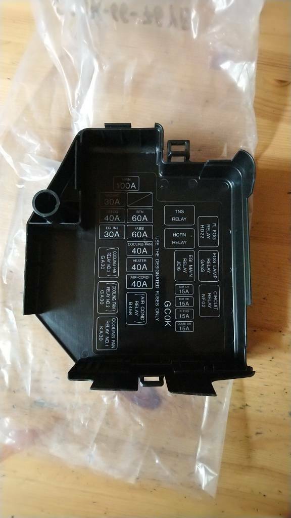 Mazda oldtimer youngtimer Sicherrungskasten Abdeckung neu