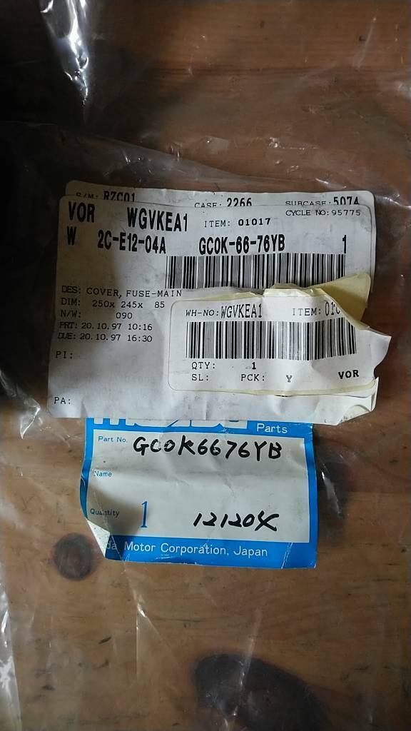 Mazda oldtimer youngtimer Sicherrungskasten Abdeckung neu