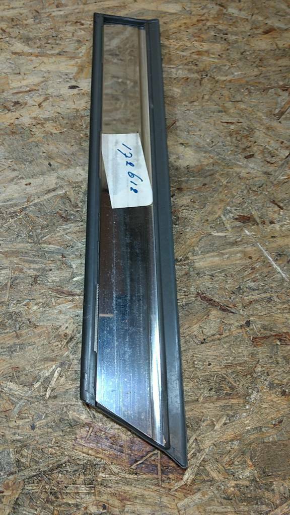 Ascona C 2-Türer Zierleiste h.r grau original GM Opel NEU