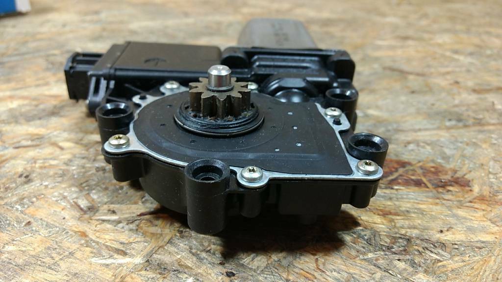 Corsa A Tigra B Fensterhebermotor v.l original GM Opel NEU