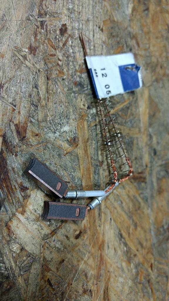 Vectra A / B uvm Kohlebürsten ohne Halter original GM Opel NEU