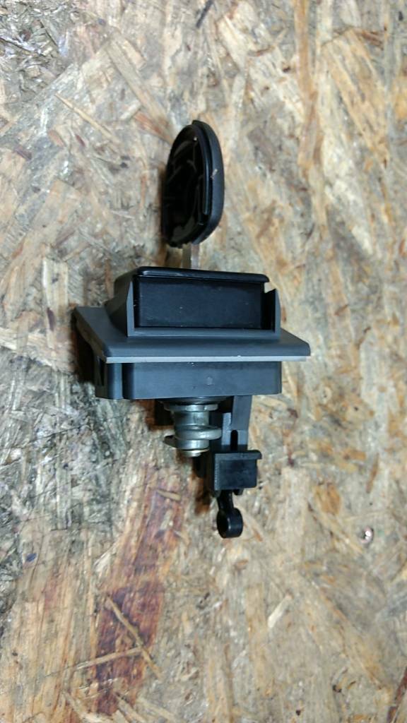 Original GM Opel Astra TwinTop CabrioSchloss Kofferraum NEU