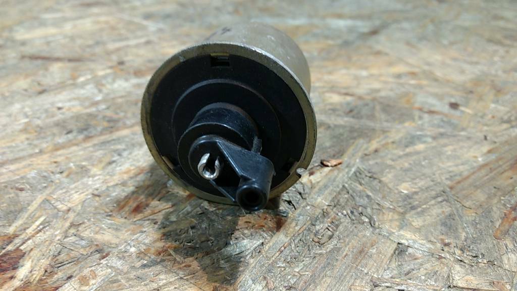 Omega A 1,8L E18NV S18NV Drosselklappenverstellung Starterdeckel Vergaser original GM Opel NEU
