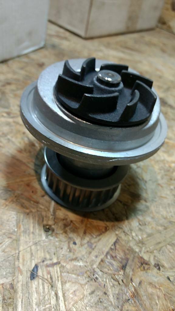 Astra Frontera Omega Vectra Calibra Wasserpumpe original Opel NEU