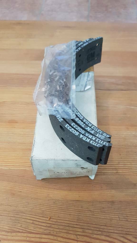 Original Opel Kadett E Combo Satz Bremsbackenbeläge hinten NEU