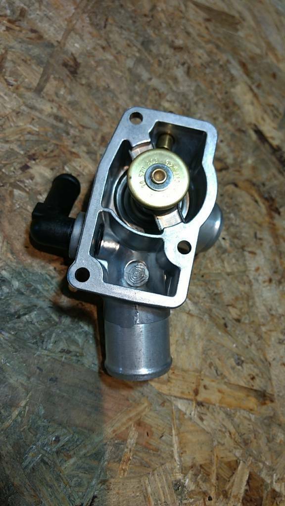 Vectra B Limousine Kühlmittelsensor original GM Opel NEU
