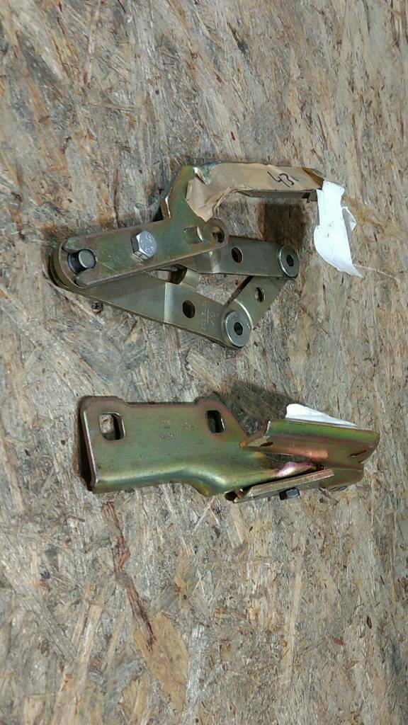 Omega Motorhaubenscharnier-Satz LH / RH original GM Opel NEU