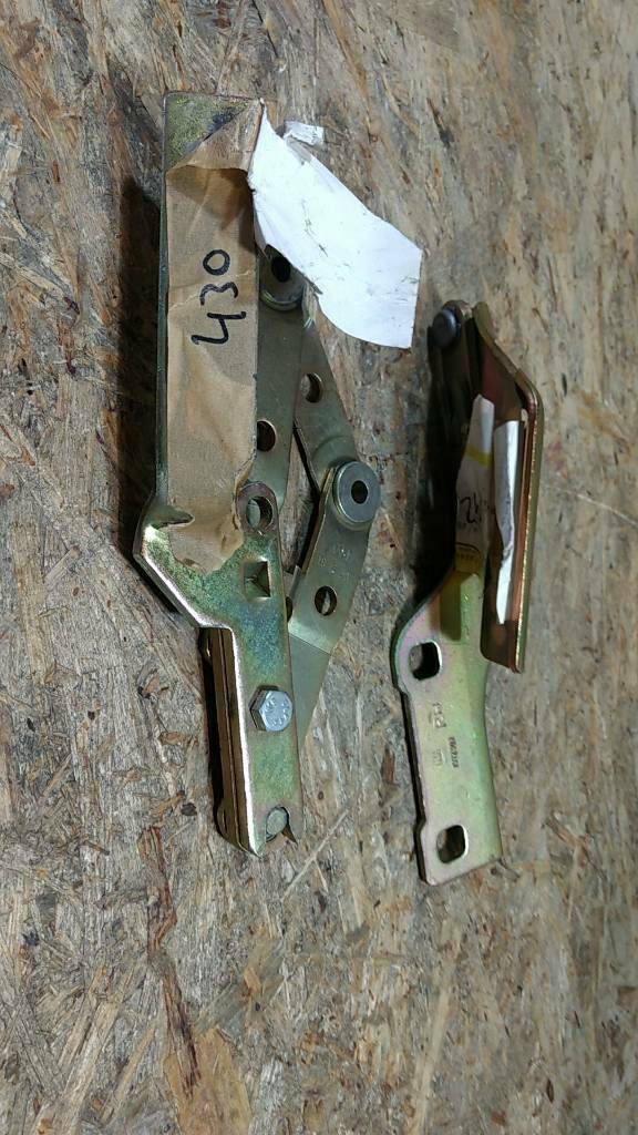 Omega Motorhaubenscharnier-Satz LH / RH original GM Opel NEU