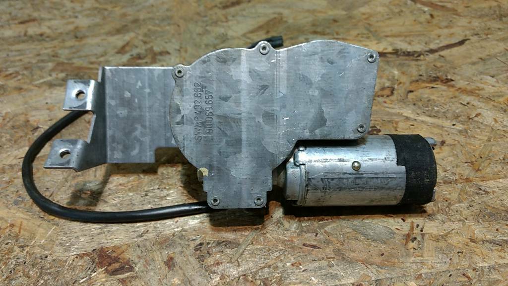 Kadett D Wischermotor Heckscheibe original GM Opel NEU