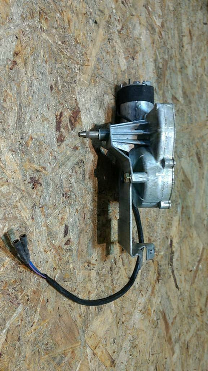 Kadett D Wischermotor Heckscheibe original GM Opel NEU