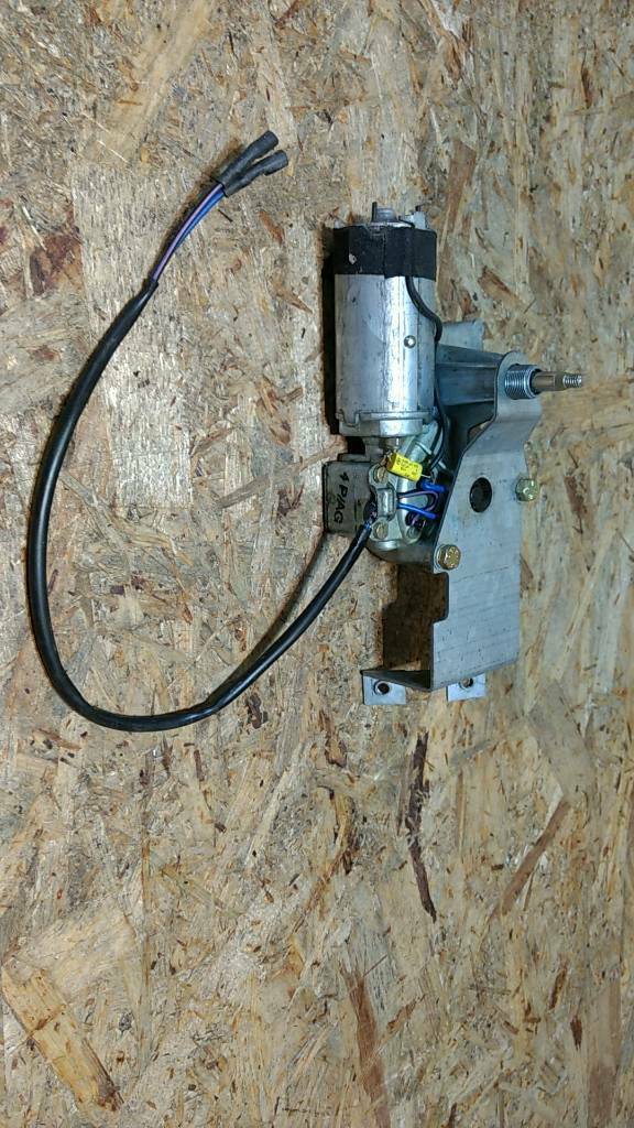 Kadett D Wischermotor Heckscheibe original GM Opel NEU