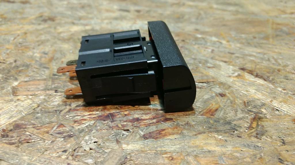 Vectra B Warnblinkschalter original GM Opel NEU