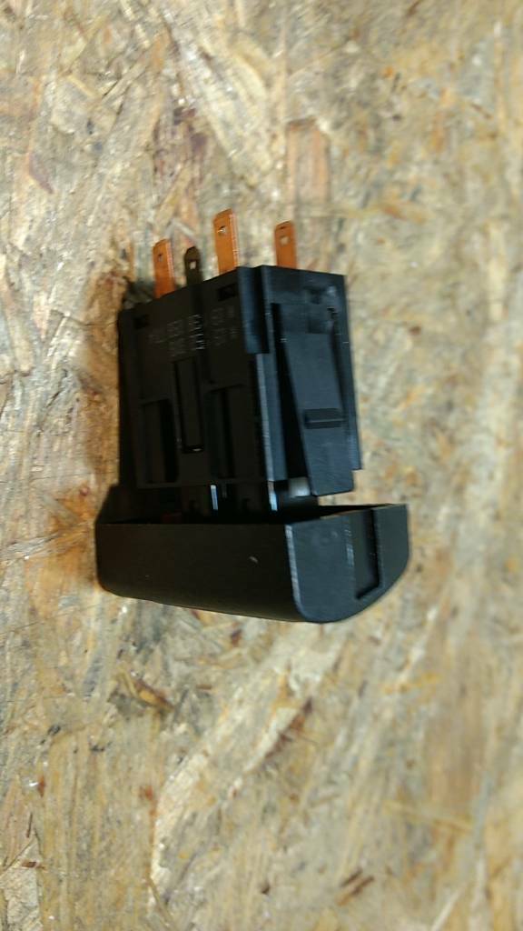 Vectra B Warnblinkschalter original GM Opel NEU