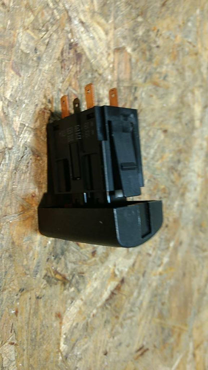 Vectra B Warnblinkschalter original GM Opel NEU
