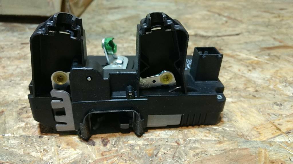 Astra Caravan Sport Zentralverriegelung r. original GM Opel Neu