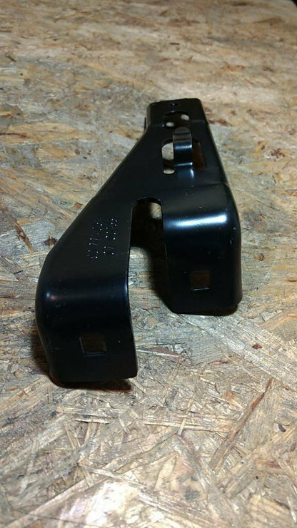 Omega A Halterung Träger bis Frontpl. original GM Opel NEU