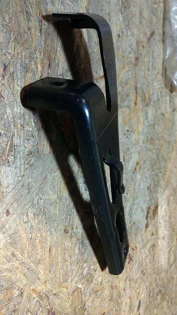 Omega A Halterung Träger bis Frontpl. original GM Opel NEU