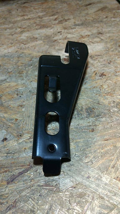 Omega A Halterung Träger bis Frontpl. original GM Opel NEU