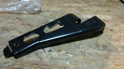 Omega A Halterung Träger bis Frontpl. original GM Opel NEU