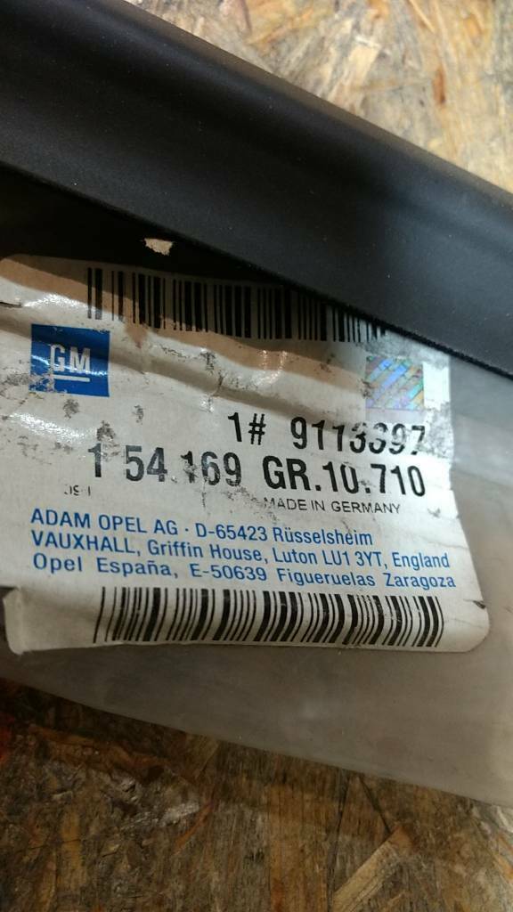 Corsa C Fensterschachtleiste v.l außen original GM Opel NEU