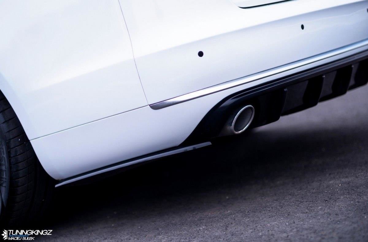 Heck Ansatz Flaps Diffusor für Audi A8 D4 schwarz Hochglanz