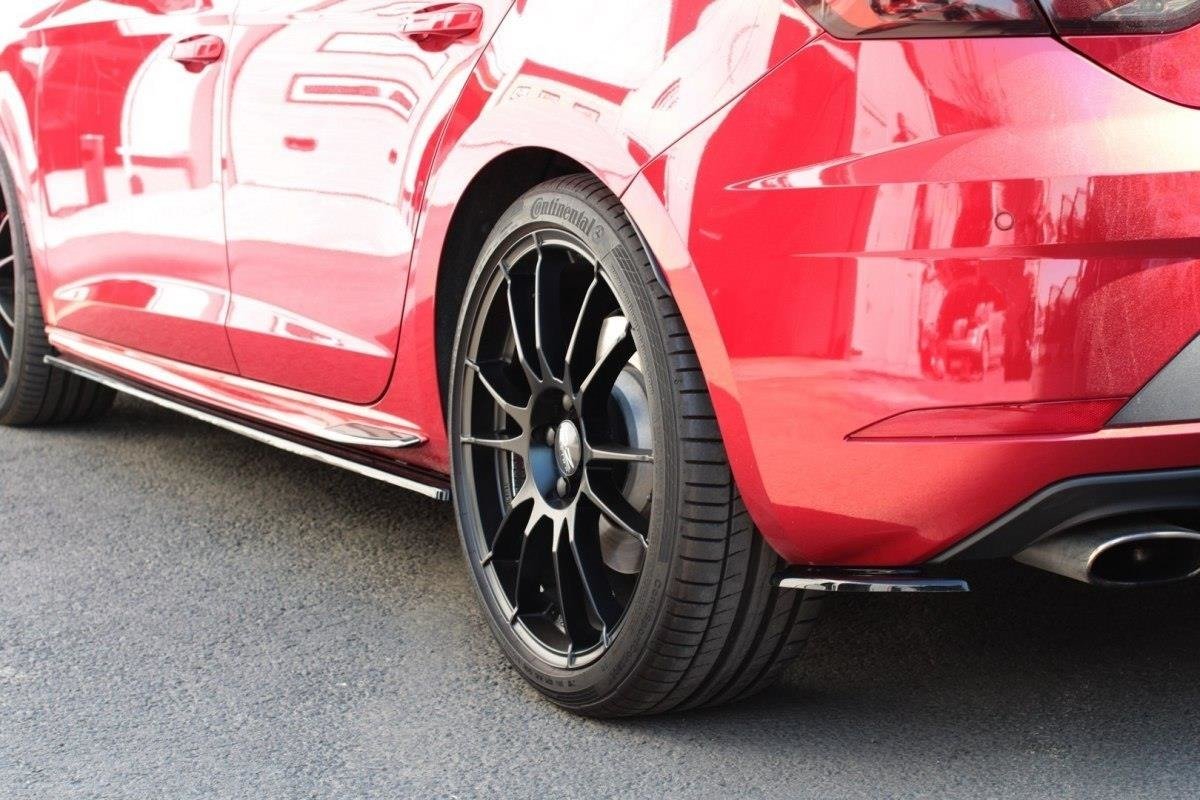 Heck Ansatz Flaps Diffusor für v.2 Seat Leon Mk3 Cupra Facelift Carbon Look