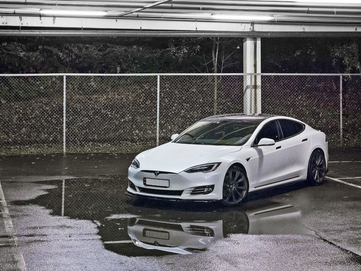 Seitenschweller Ansatz für Tesla Model S Facelift schwarz Hochglanz