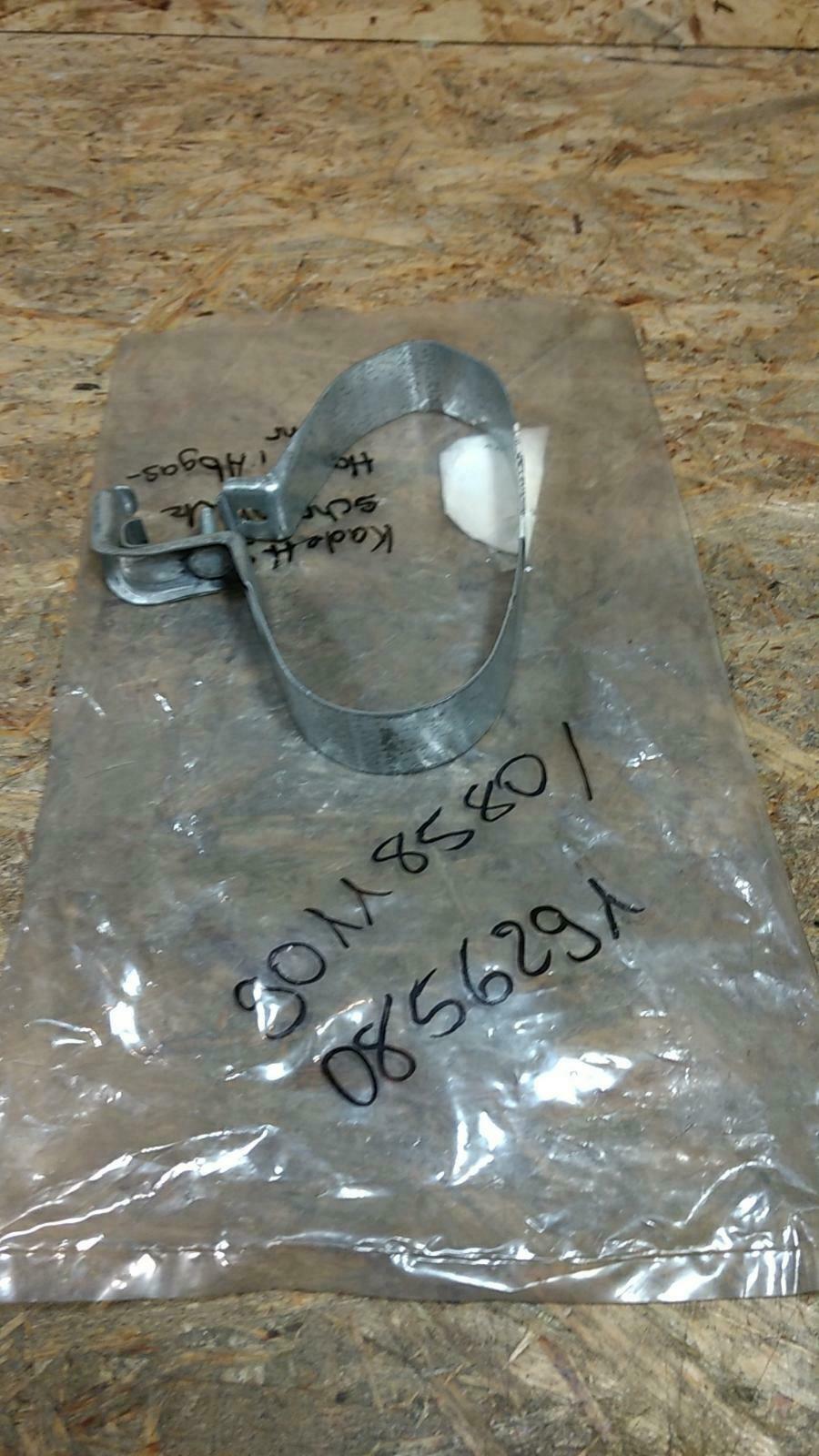 Kadett D Schrägheck Halter Abgasrohr original GM Opel NEU